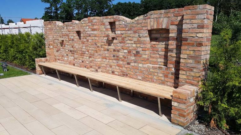 Gartenmauer mit Sitzgelegenheit PommernBau GmbH